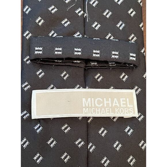 Michael Michael Kors Black Gray 100% Silk Men’s Neck Tie Made In China - Picture 8 of 9